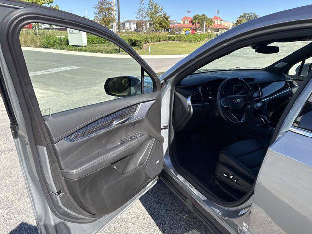 used 2025 Cadillac XT6 car, priced at $45,990