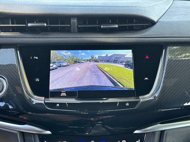used 2025 Cadillac XT6 car, priced at $54,900