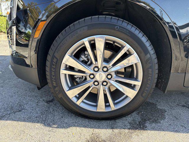 used 2025 Cadillac XT5 car, priced at $42,990