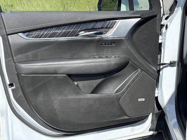 used 2025 Cadillac XT6 car, priced at $47,500
