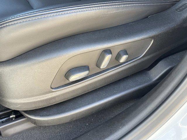 used 2025 Cadillac XT6 car, priced at $47,500