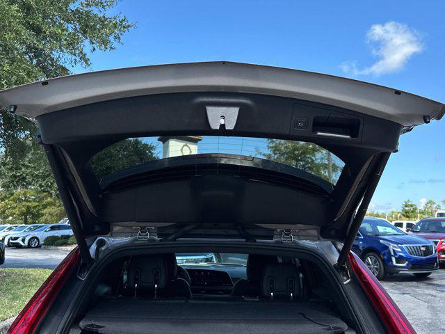used 2025 Cadillac XT4 car, priced at $35,900