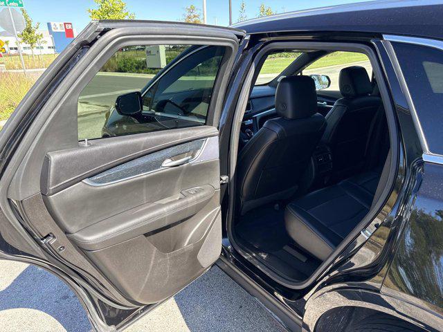 used 2025 Cadillac XT5 car, priced at $42,995