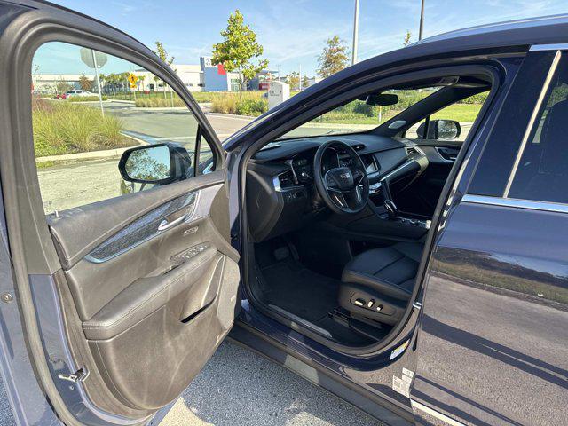 used 2025 Cadillac XT5 car, priced at $44,900
