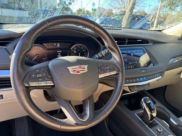 used 2022 Cadillac XT4 car, priced at $28,990