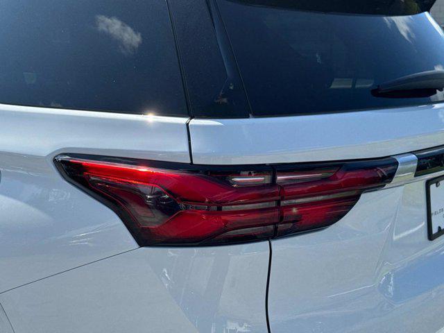 used 2023 Chevrolet Traverse car, priced at $40,971