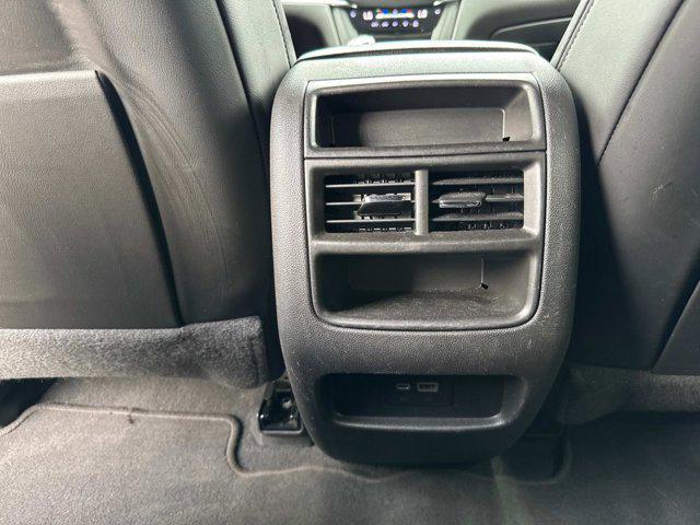 used 2022 Cadillac XT5 car, priced at $25,500