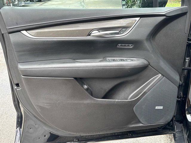 used 2022 Cadillac XT5 car, priced at $25,500