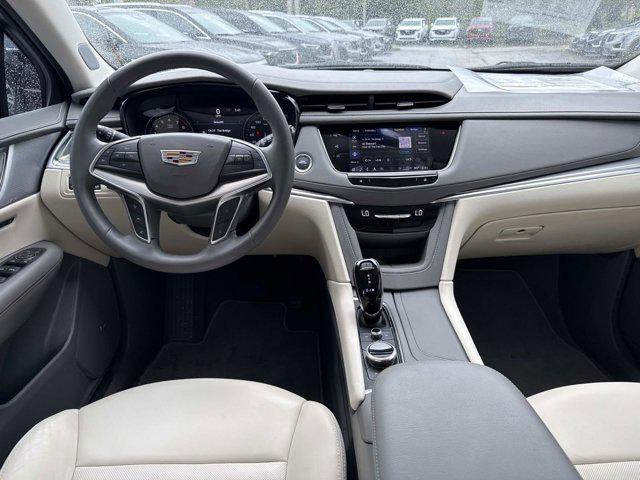 new 2025 Cadillac XT5 car, priced at $54,134