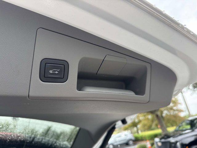 new 2025 Cadillac XT5 car, priced at $54,134