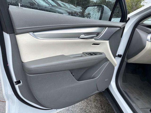 new 2025 Cadillac XT5 car, priced at $54,134