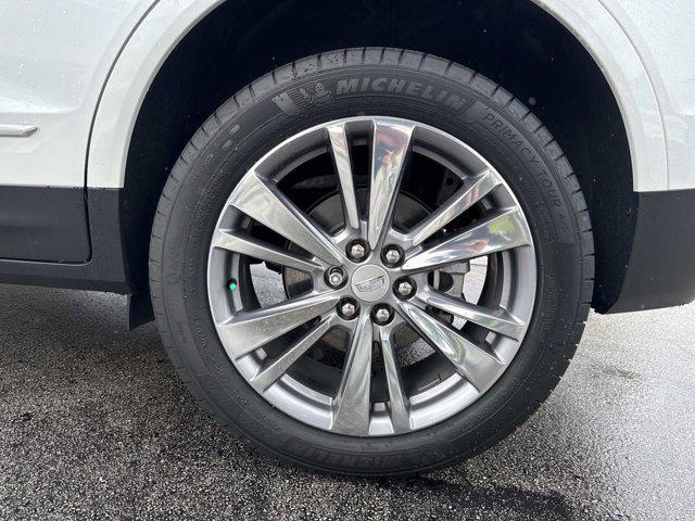 new 2025 Cadillac XT5 car, priced at $54,134