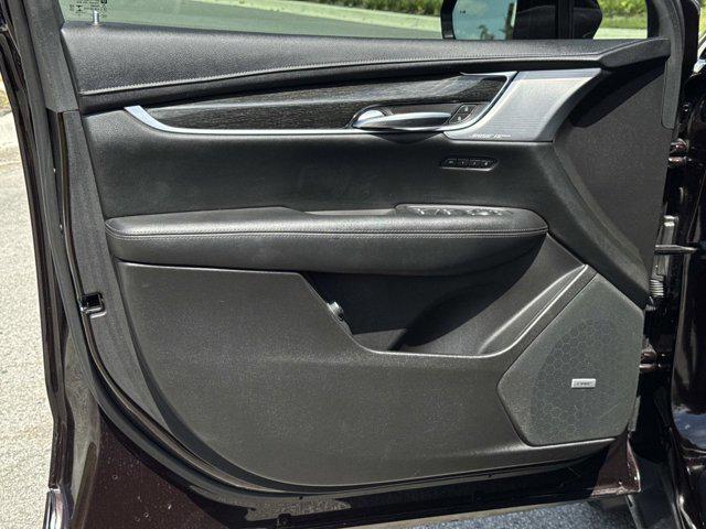 used 2021 Cadillac XT5 car, priced at $28,500