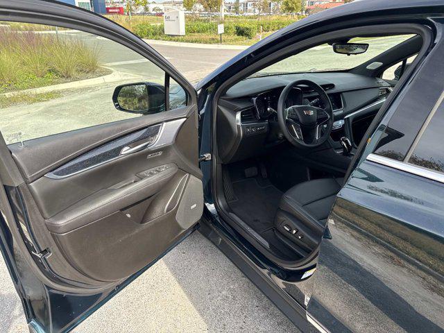 new 2025 Cadillac XT5 car, priced at $57,500