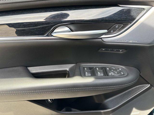 new 2025 Cadillac XT5 car, priced at $57,500