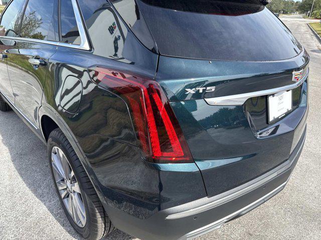 new 2025 Cadillac XT5 car, priced at $57,500