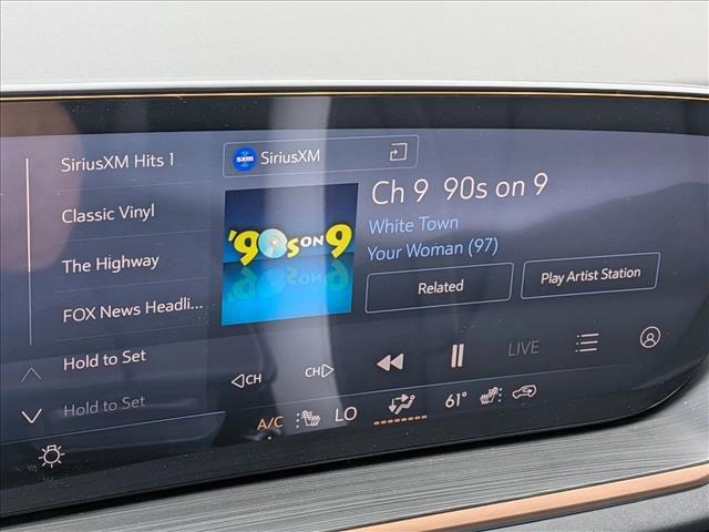 new 2025 Buick Envision car, priced at $39,999