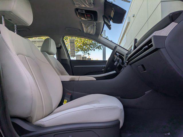 new 2025 Hyundai Sonata Hybrid car, priced at $32,705