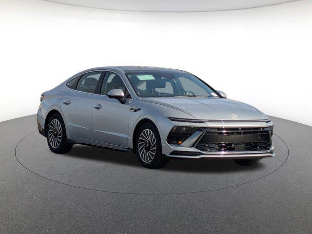 new 2025 Hyundai Sonata Hybrid car, priced at $39,160