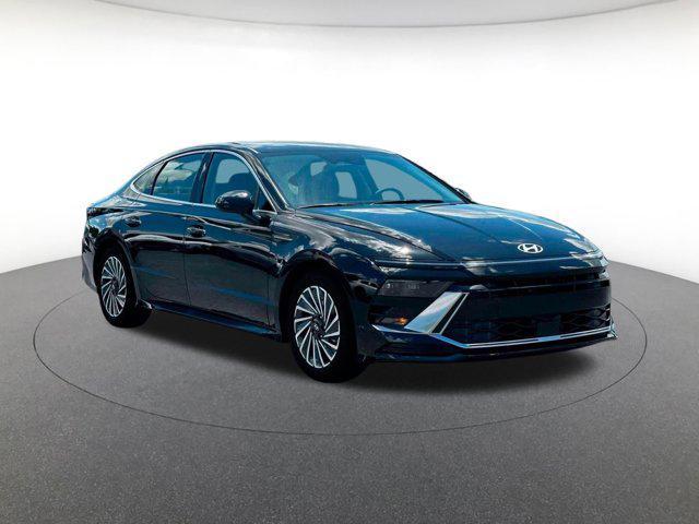 new 2025 Hyundai Sonata Hybrid car, priced at $32,650