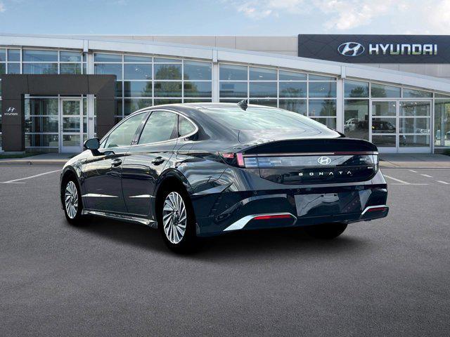 new 2025 Hyundai Sonata Hybrid car