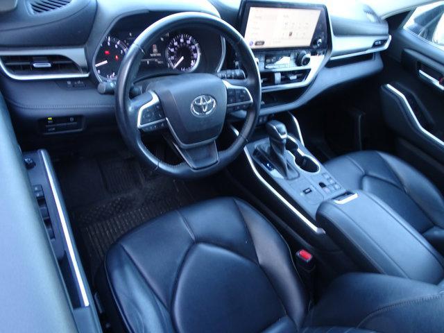 used 2023 Toyota Highlander car
