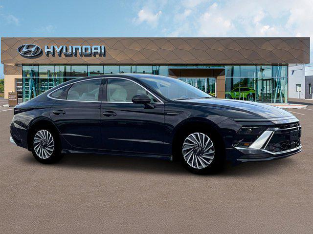 new 2025 Hyundai Sonata Hybrid car, priced at $38,945