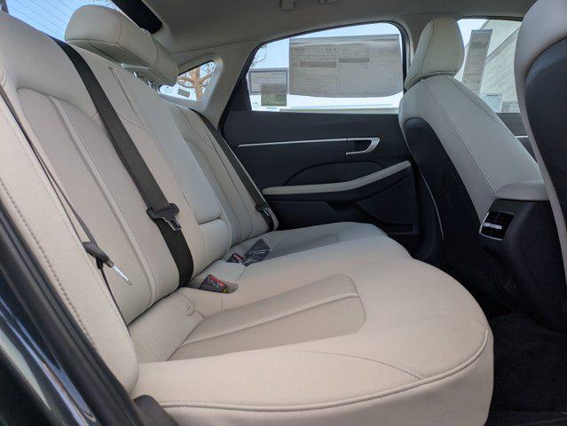 new 2025 Hyundai Sonata Hybrid car