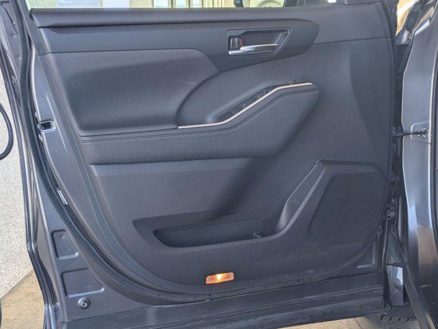 new 2024 Toyota Highlander car