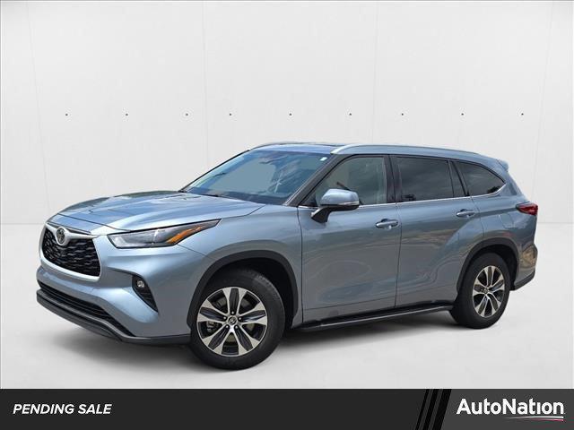 used 2022 Toyota Highlander car, priced at $33,941