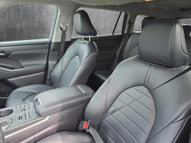 used 2024 Toyota Highlander car, priced at $42,875