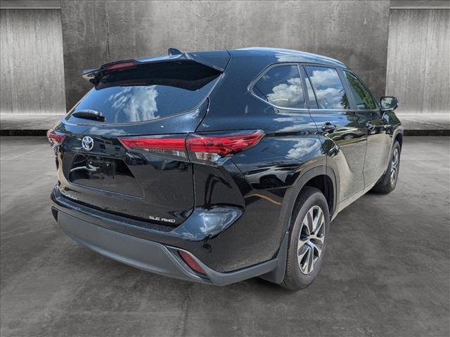 used 2023 Toyota Highlander car, priced at $40,076