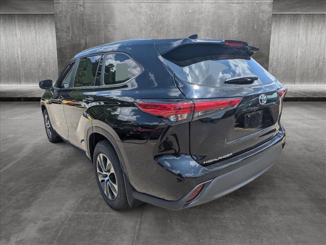 used 2023 Toyota Highlander car, priced at $40,076