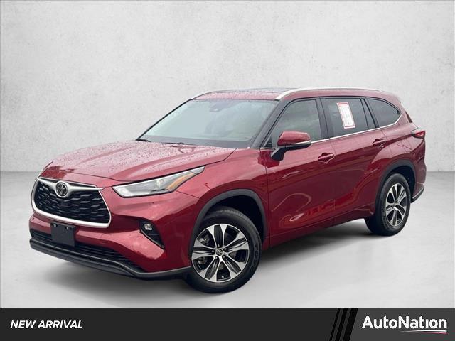used 2023 Toyota Highlander car, priced at $38,492