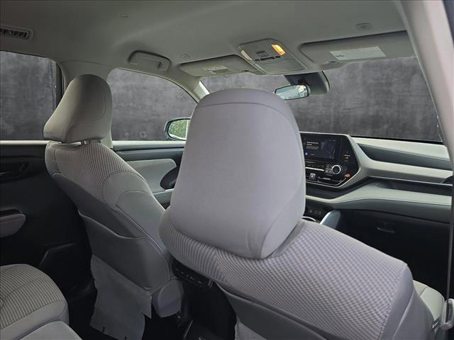 used 2023 Toyota Highlander car, priced at $33,095