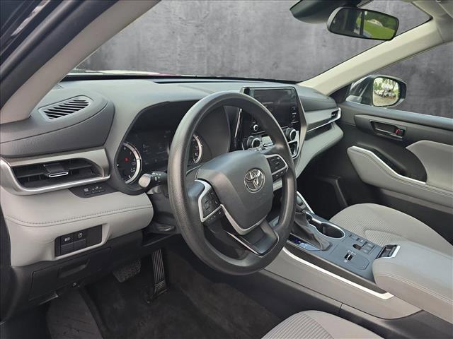 used 2023 Toyota Highlander car, priced at $33,095