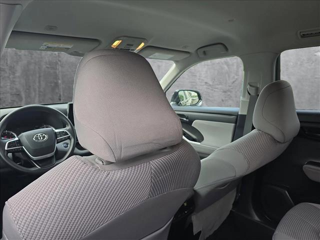used 2023 Toyota Highlander car, priced at $33,095