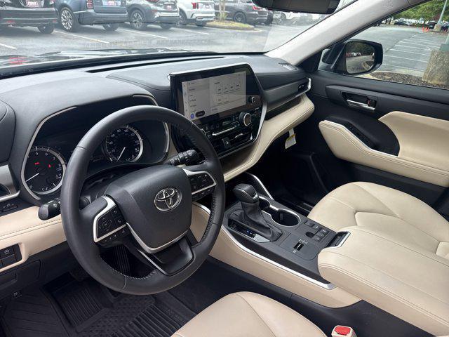 used 2024 Toyota Highlander car, priced at $41,797