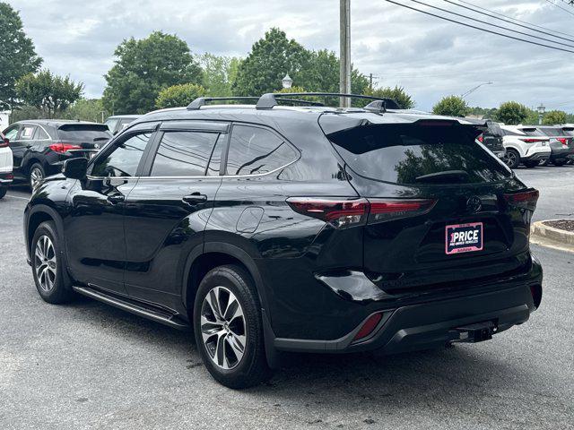 used 2024 Toyota Highlander car, priced at $41,797
