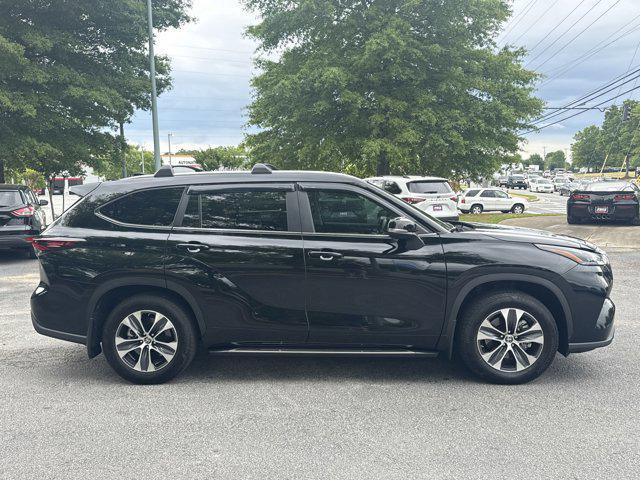used 2024 Toyota Highlander car, priced at $41,797