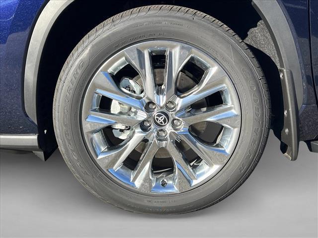 new 2025 Toyota Highlander car, priced at $55,917
