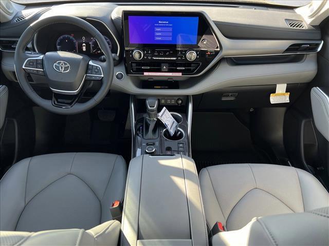 new 2025 Toyota Highlander car, priced at $55,917