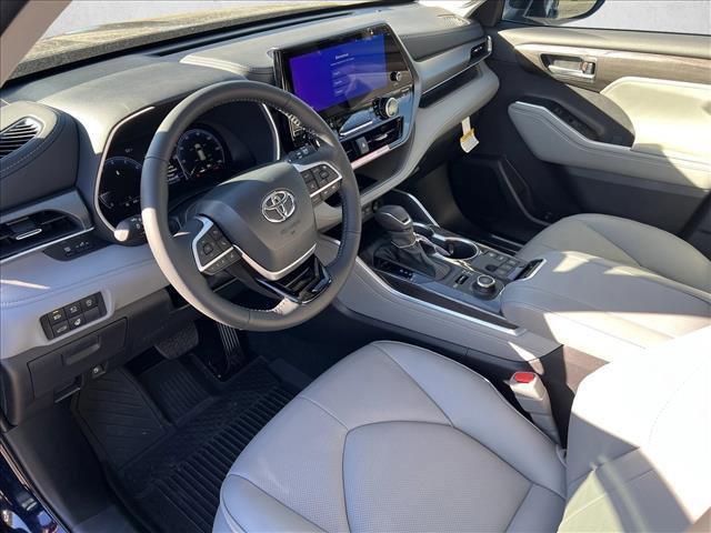 new 2025 Toyota Highlander car, priced at $55,917