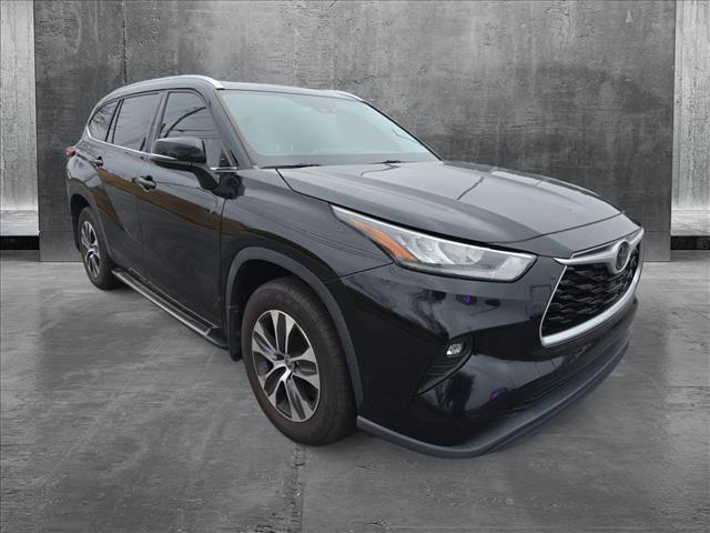 used 2020 Toyota Highlander car, priced at $29,287