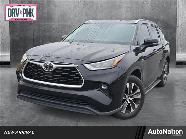 used 2020 Toyota Highlander car, priced at $29,287