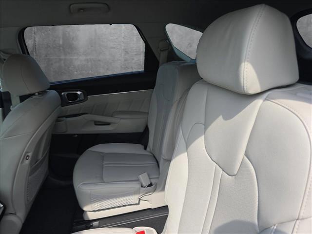 used 2023 Kia Sorento Hybrid car, priced at $33,574