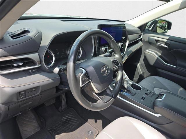 used 2023 Toyota Highlander Hybrid car, priced at $31,891