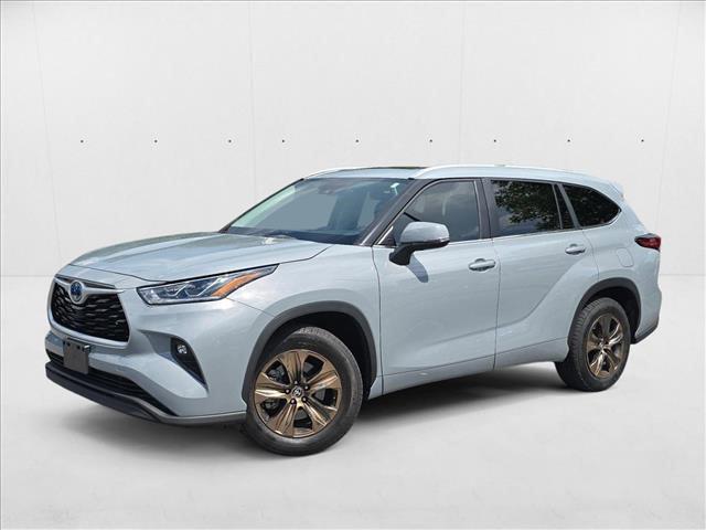 used 2023 Toyota Highlander Hybrid car, priced at $37,720