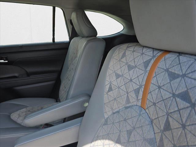 used 2023 Toyota Highlander Hybrid car, priced at $31,891