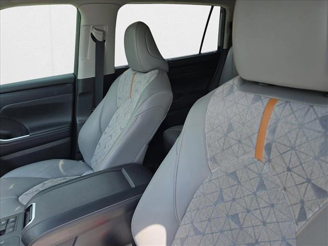 used 2023 Toyota Highlander Hybrid car, priced at $31,891